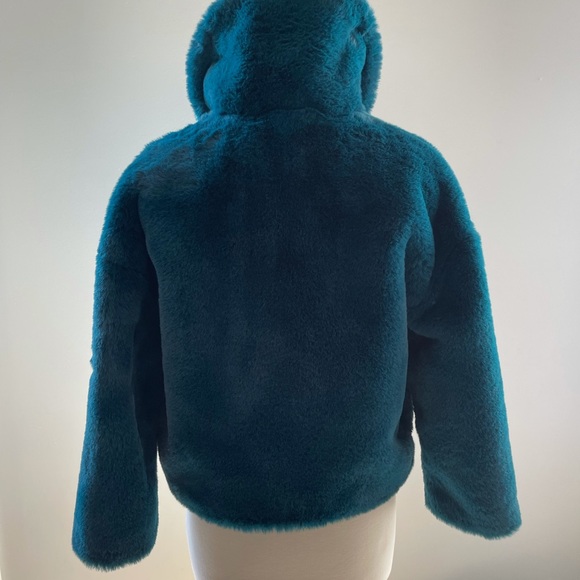 LOVE TOKEN | TIARA FAUX FUR JACKET - Picture 2 of 10